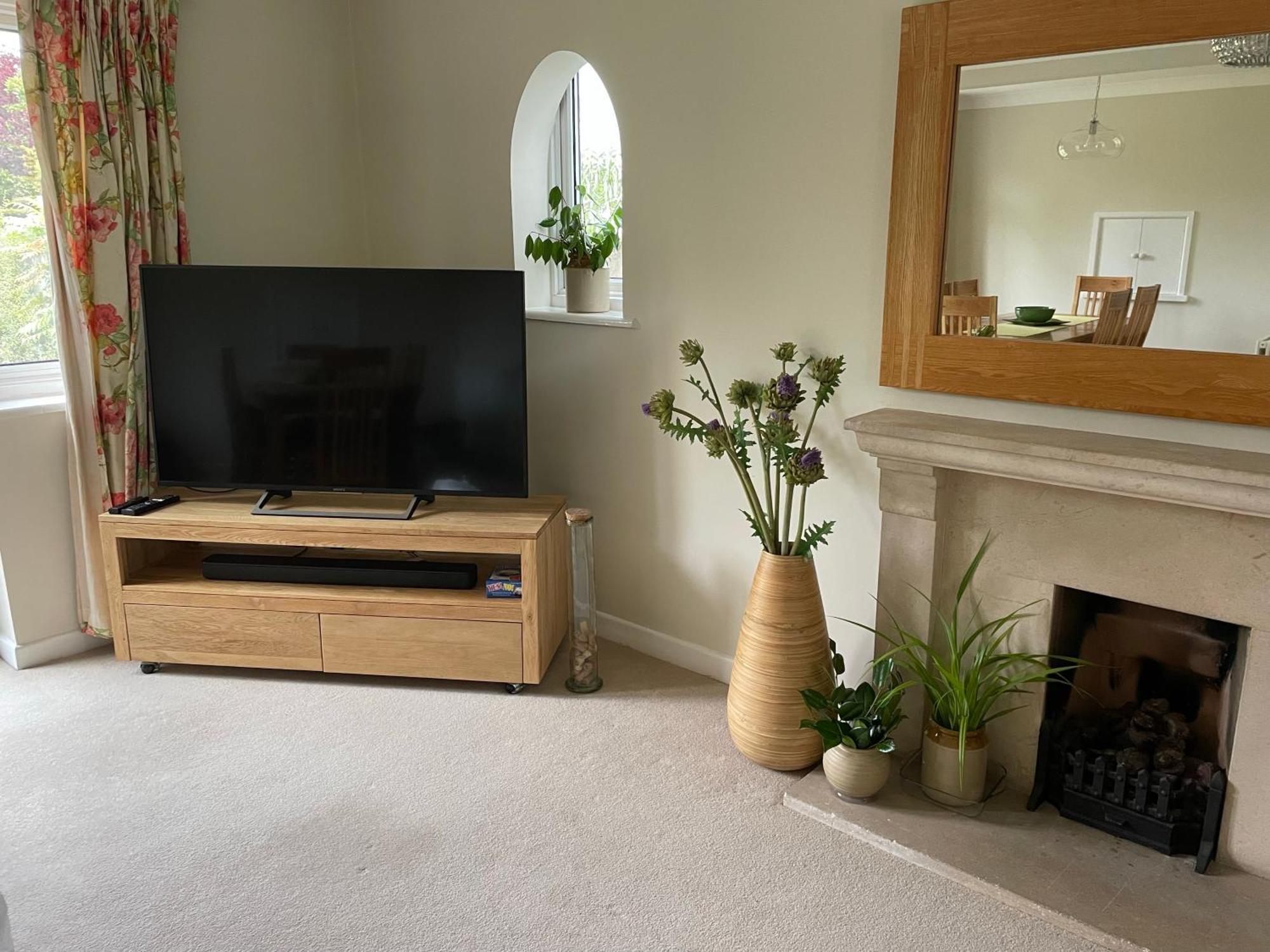 Charming Bournemouth House With Beautiful Spacious Gardens, 5 Min Drive To Beaches, Free Parking For 2-3 Cars Bagian luar foto