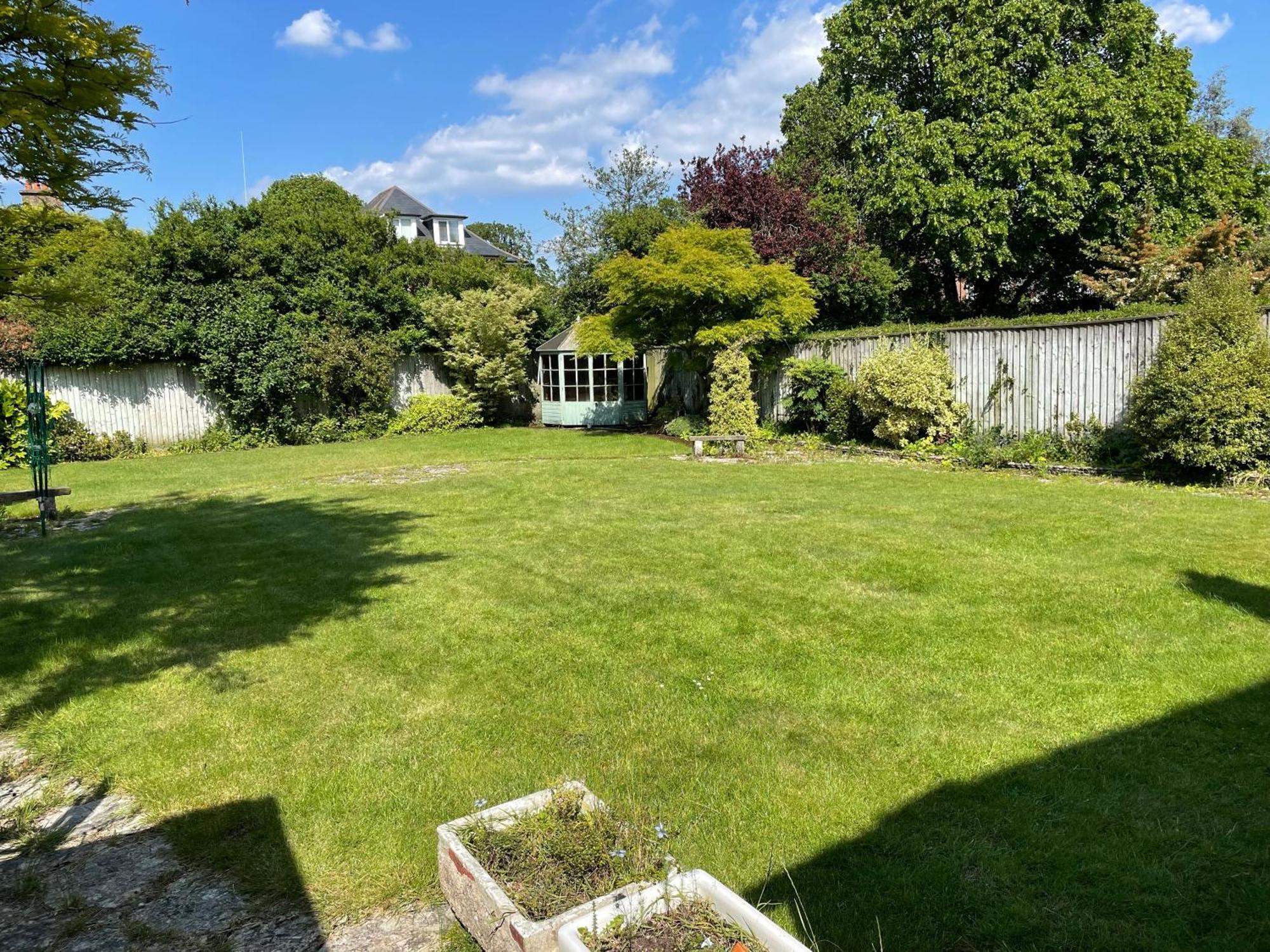Charming Bournemouth House With Beautiful Spacious Gardens, 5 Min Drive To Beaches, Free Parking For 2-3 Cars Bagian luar foto