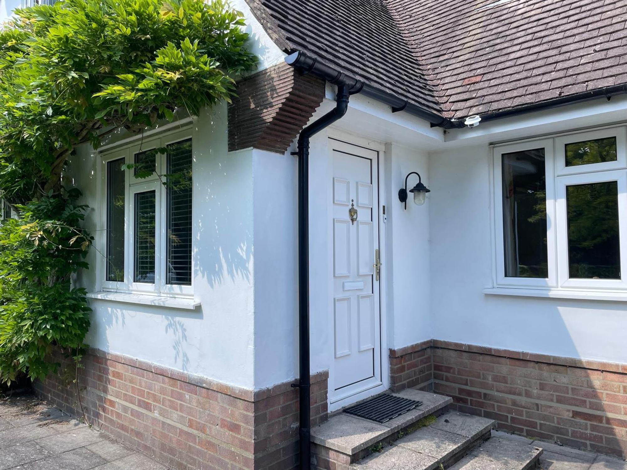 Charming Bournemouth House With Beautiful Spacious Gardens, 5 Min Drive To Beaches, Free Parking For 2-3 Cars Bagian luar foto