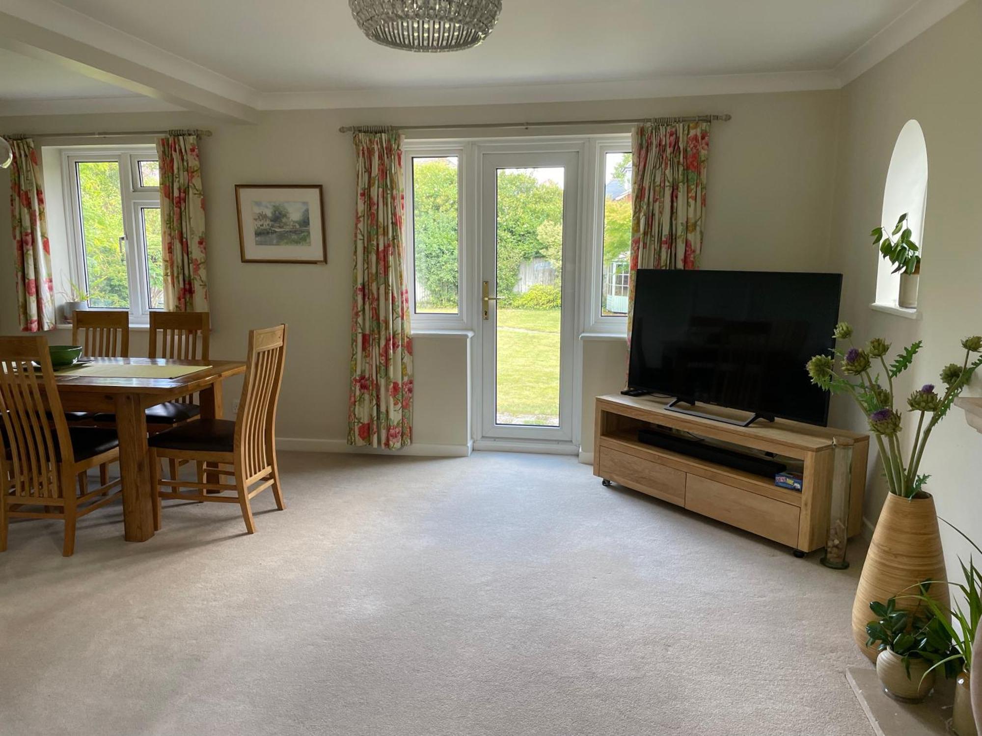 Charming Bournemouth House With Beautiful Spacious Gardens, 5 Min Drive To Beaches, Free Parking For 2-3 Cars Bagian luar foto