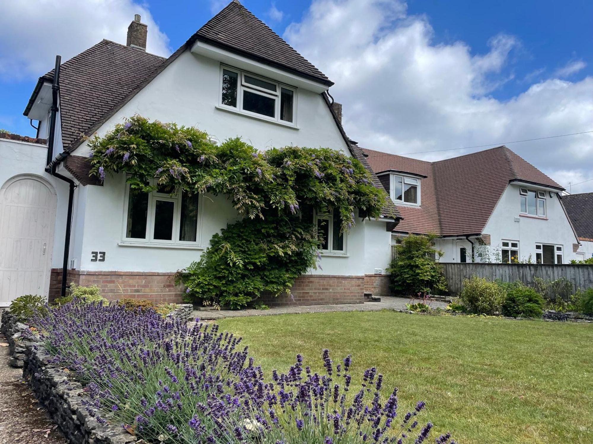 Charming Bournemouth House With Beautiful Spacious Gardens, 5 Min Drive To Beaches, Free Parking For 2-3 Cars Bagian luar foto