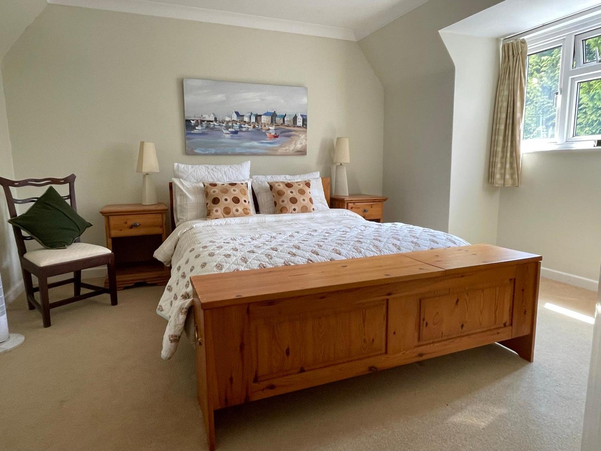 Charming Bournemouth House With Beautiful Spacious Gardens, 5 Min Drive To Beaches, Free Parking For 2-3 Cars Bagian luar foto